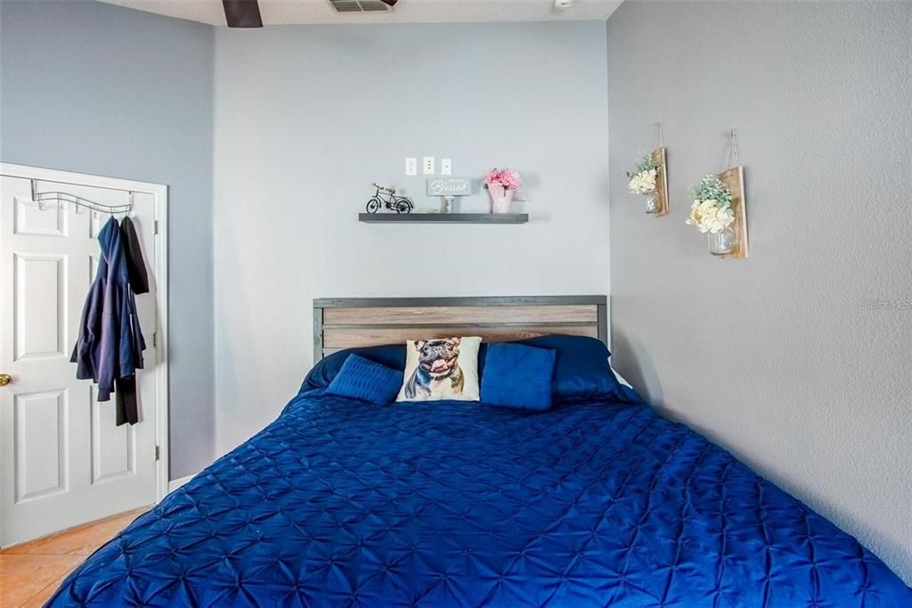 For Sale: $350,000 (3 beds, 2 baths, 1400 Square Feet)