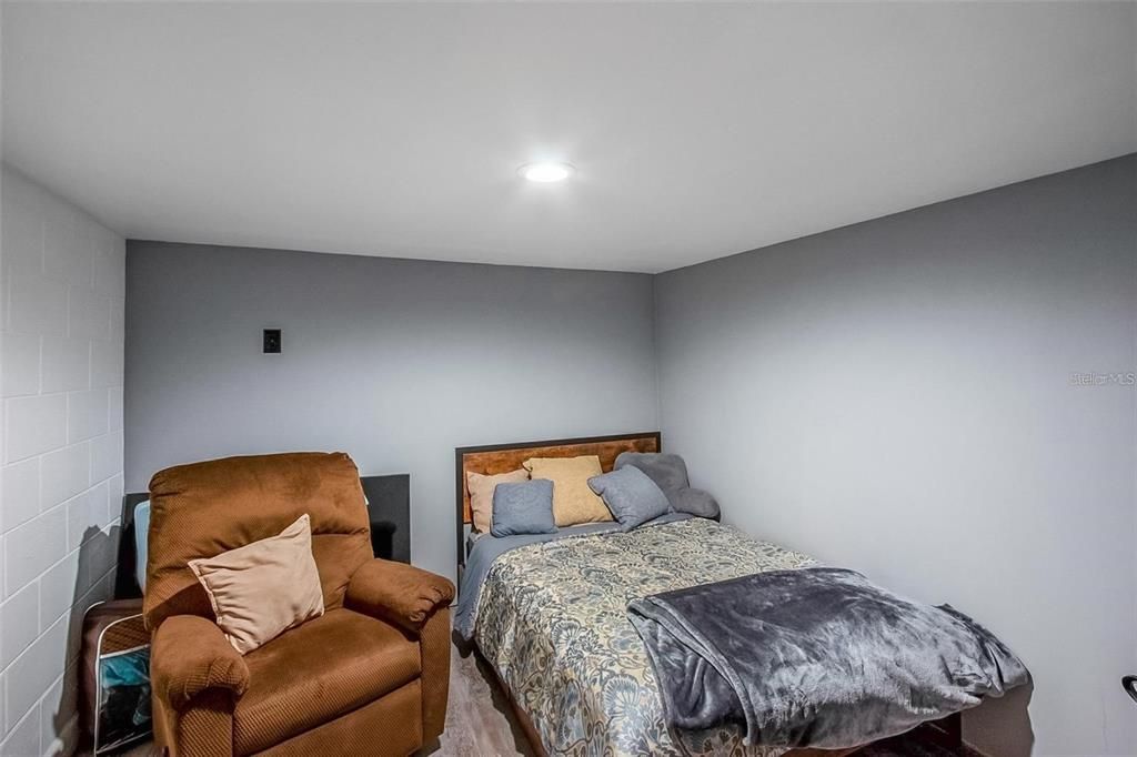 For Sale: $350,000 (3 beds, 2 baths, 1400 Square Feet)