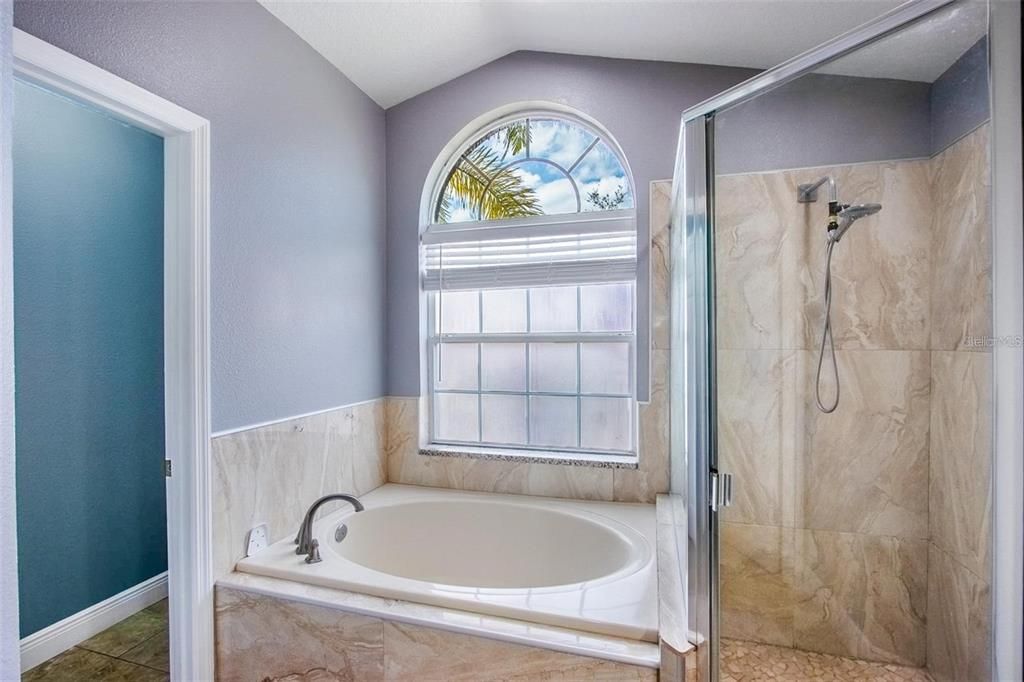 For Sale: $350,000 (3 beds, 2 baths, 1400 Square Feet)