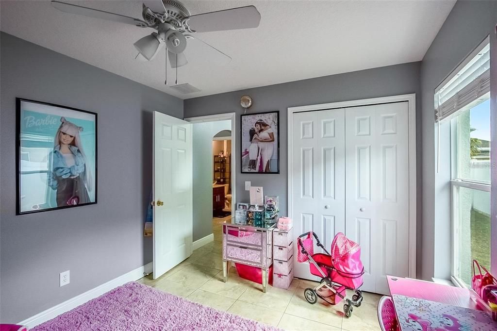 For Sale: $350,000 (3 beds, 2 baths, 1400 Square Feet)