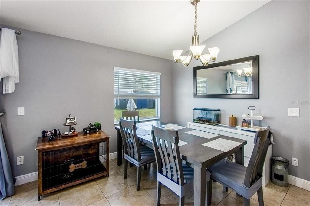 For Sale: $350,000 (3 beds, 2 baths, 1400 Square Feet)