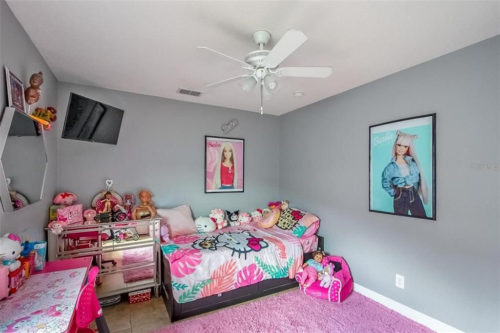 For Sale: $350,000 (3 beds, 2 baths, 1400 Square Feet)