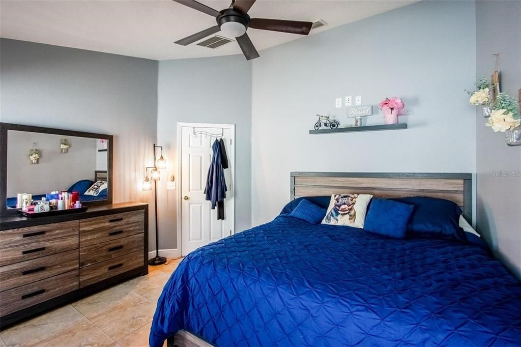 For Sale: $350,000 (3 beds, 2 baths, 1400 Square Feet)