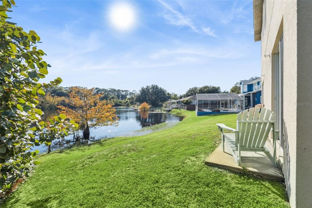 合同活跃: $499,000 (4 贝兹, 2 浴室, 2553 平方英尺)