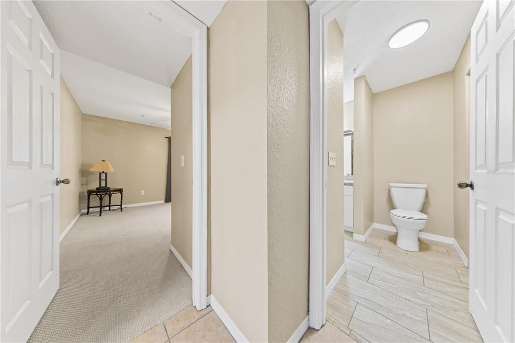 For Sale: $195,000 (1 beds, 1 baths, 991 Square Feet)