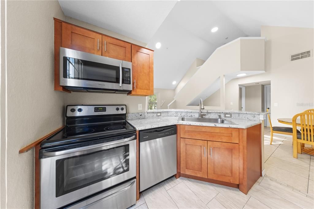 For Sale: $195,000 (1 beds, 1 baths, 991 Square Feet)