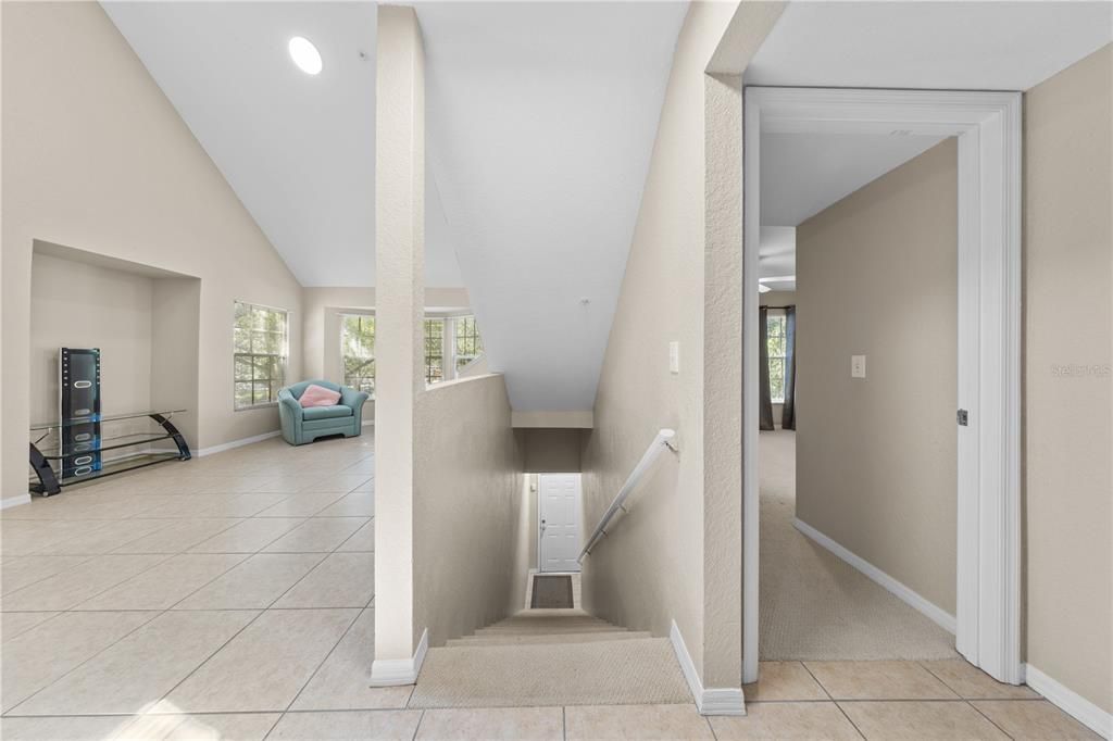 For Sale: $195,000 (1 beds, 1 baths, 991 Square Feet)