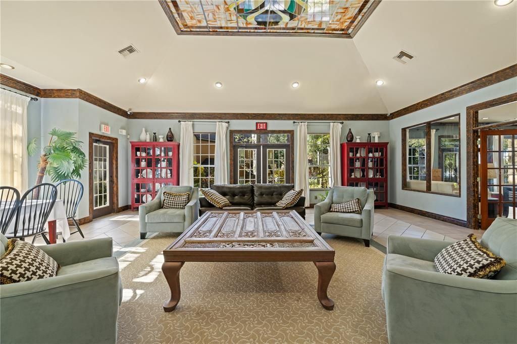 For Sale: $195,000 (1 beds, 1 baths, 991 Square Feet)