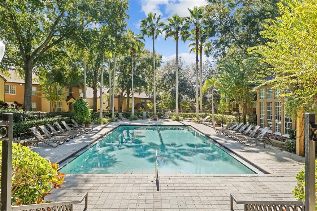 For Sale: $195,000 (1 beds, 1 baths, 991 Square Feet)