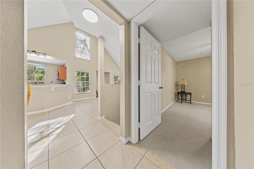 For Sale: $195,000 (1 beds, 1 baths, 991 Square Feet)