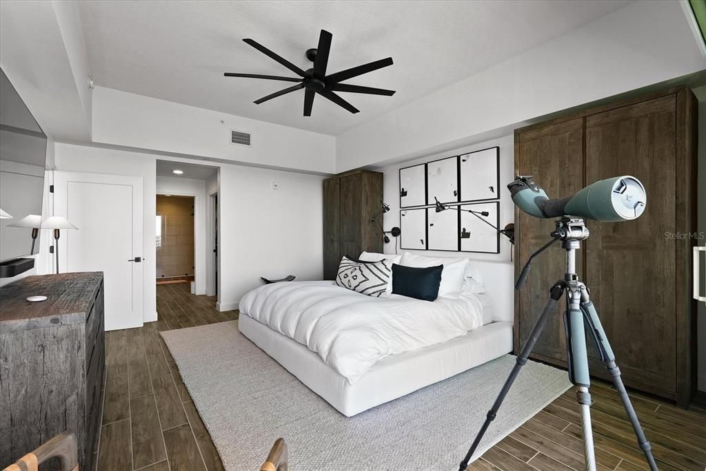 For Sale: $1,395,000 (3 beds, 2 baths, 1850 Square Feet)