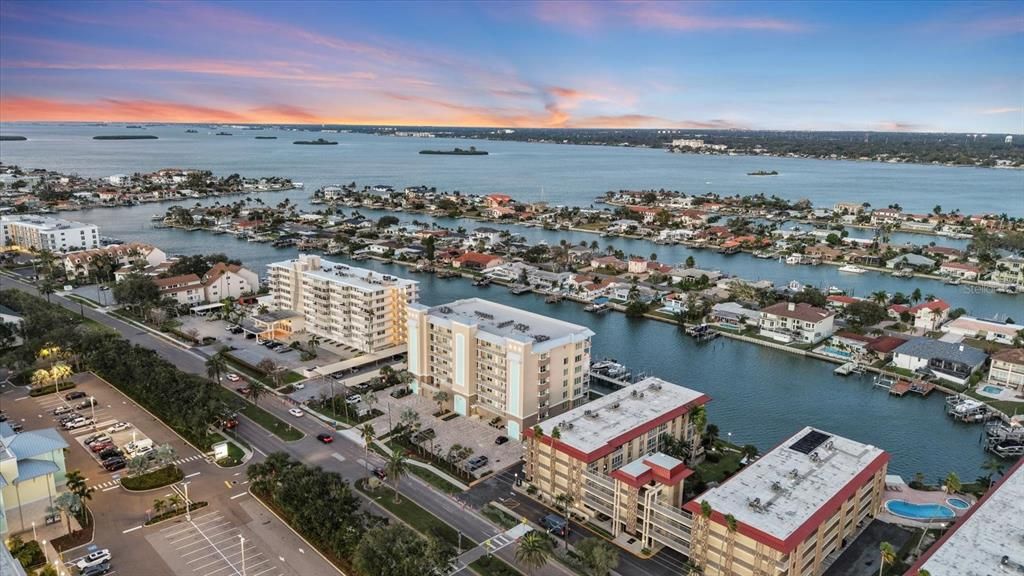 For Sale: $1,395,000 (3 beds, 2 baths, 1850 Square Feet)