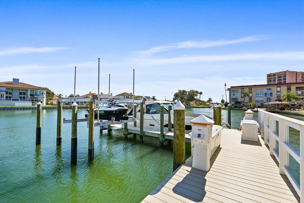 For Sale: $1,395,000 (3 beds, 2 baths, 1850 Square Feet)