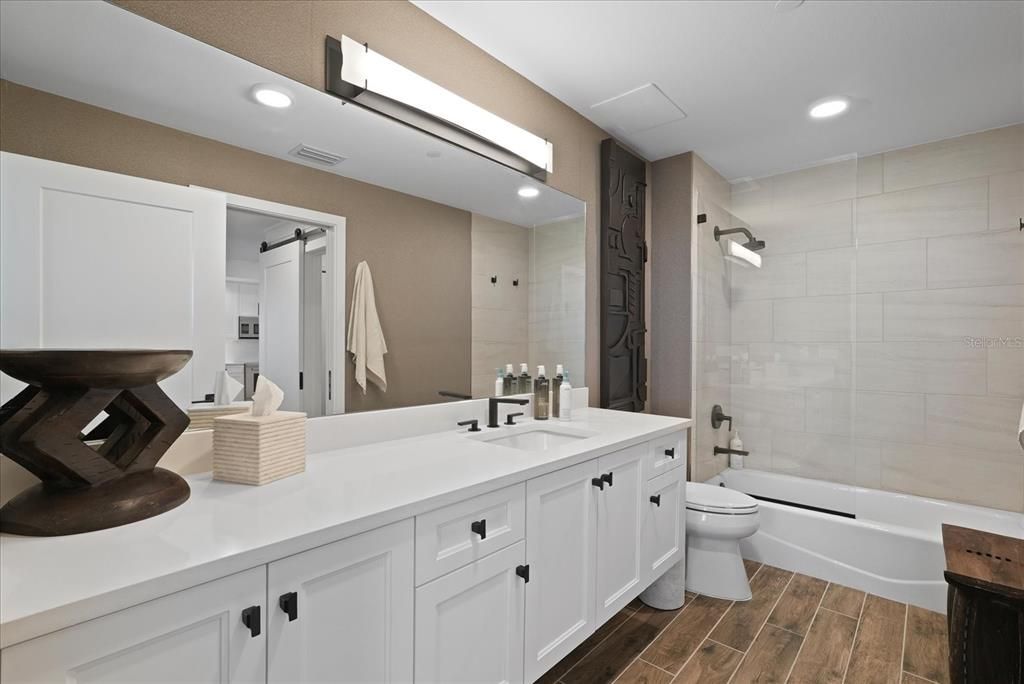 For Sale: $1,395,000 (3 beds, 2 baths, 1850 Square Feet)