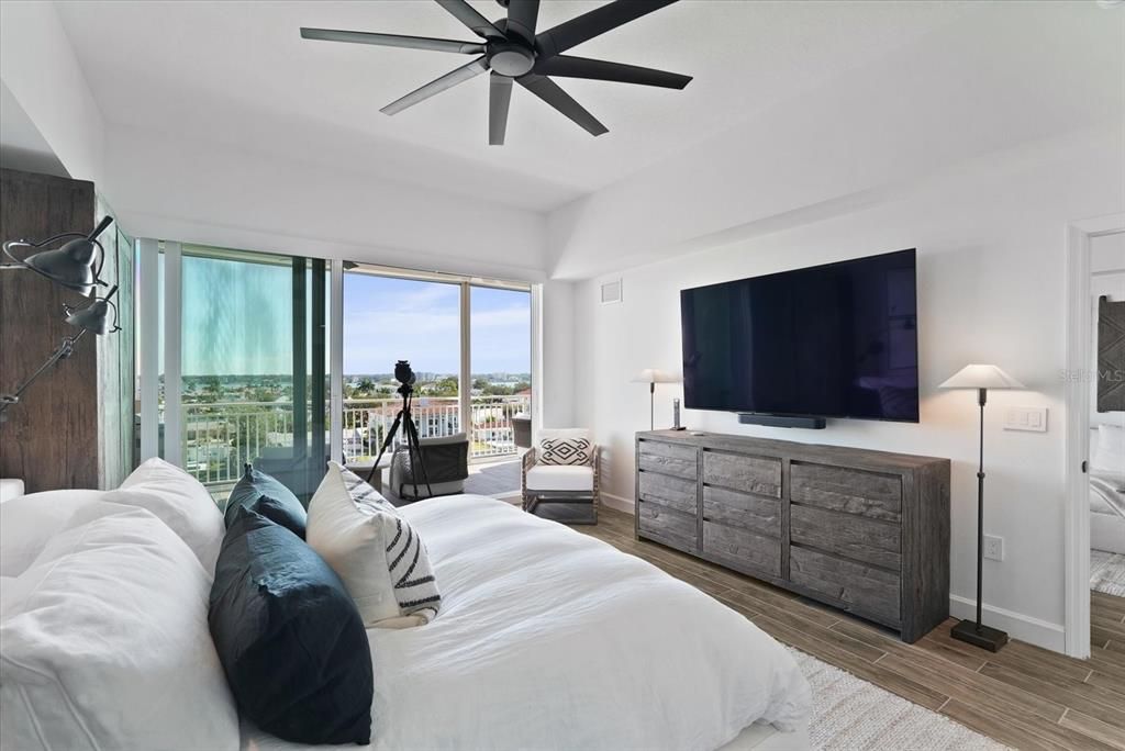 For Sale: $1,395,000 (3 beds, 2 baths, 1850 Square Feet)