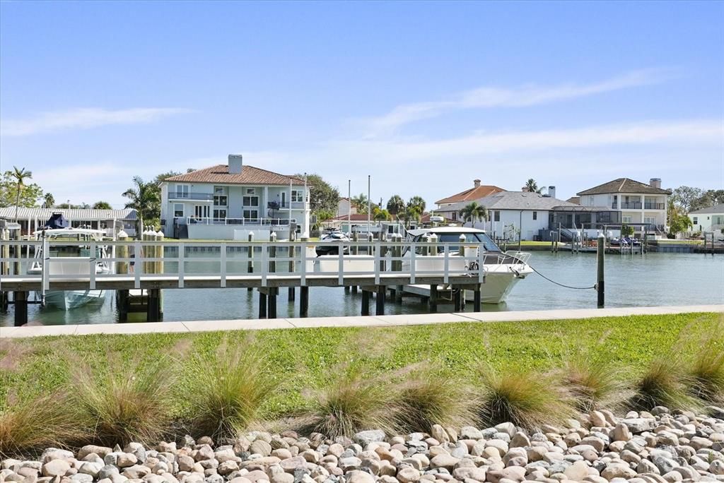 For Sale: $1,395,000 (3 beds, 2 baths, 1850 Square Feet)