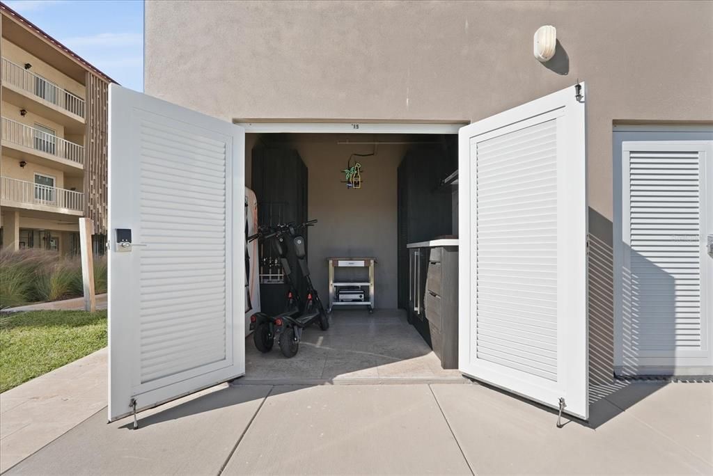 For Sale: $1,395,000 (3 beds, 2 baths, 1850 Square Feet)