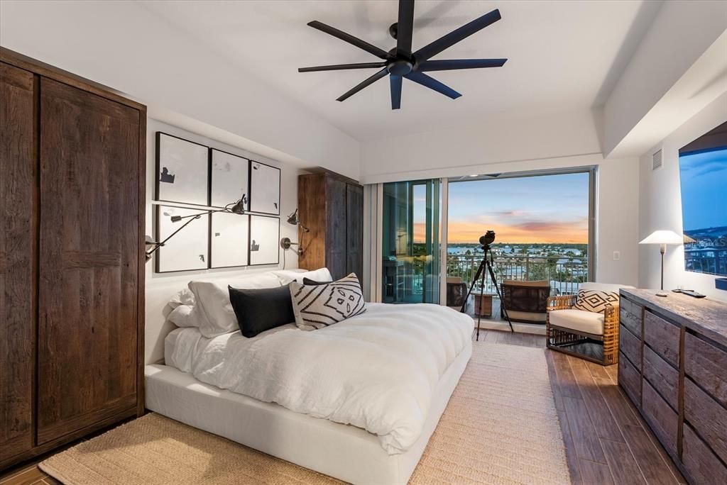 For Sale: $1,395,000 (3 beds, 2 baths, 1850 Square Feet)