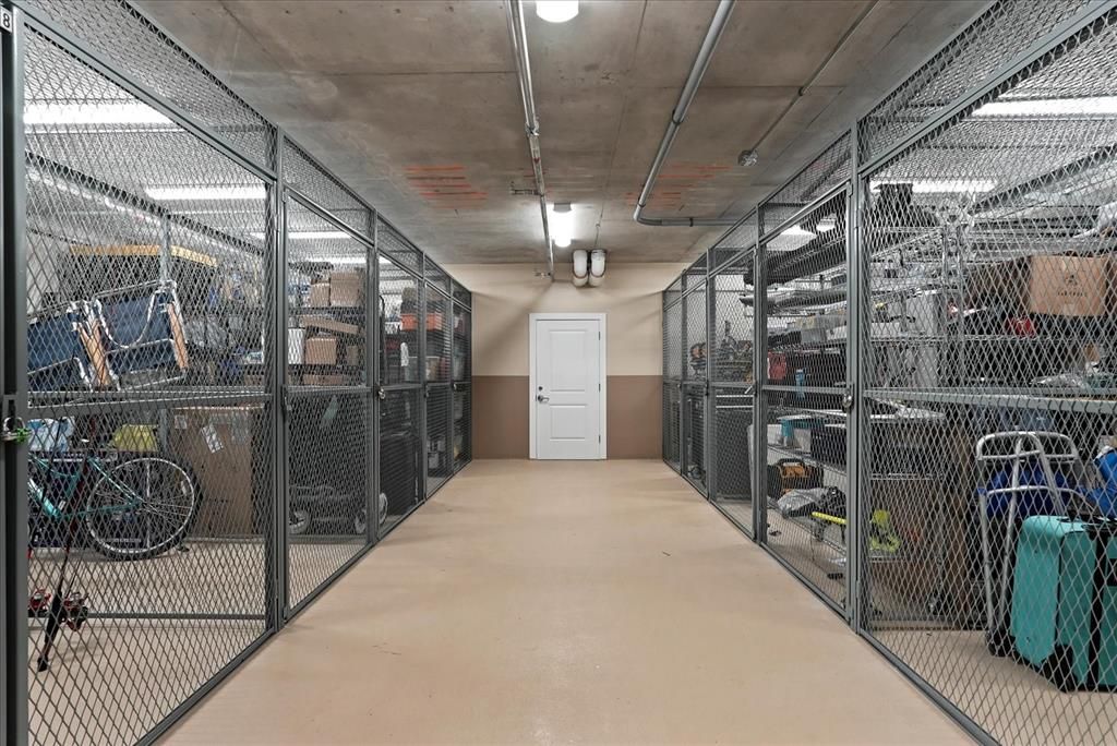 For Sale: $1,395,000 (3 beds, 2 baths, 1850 Square Feet)