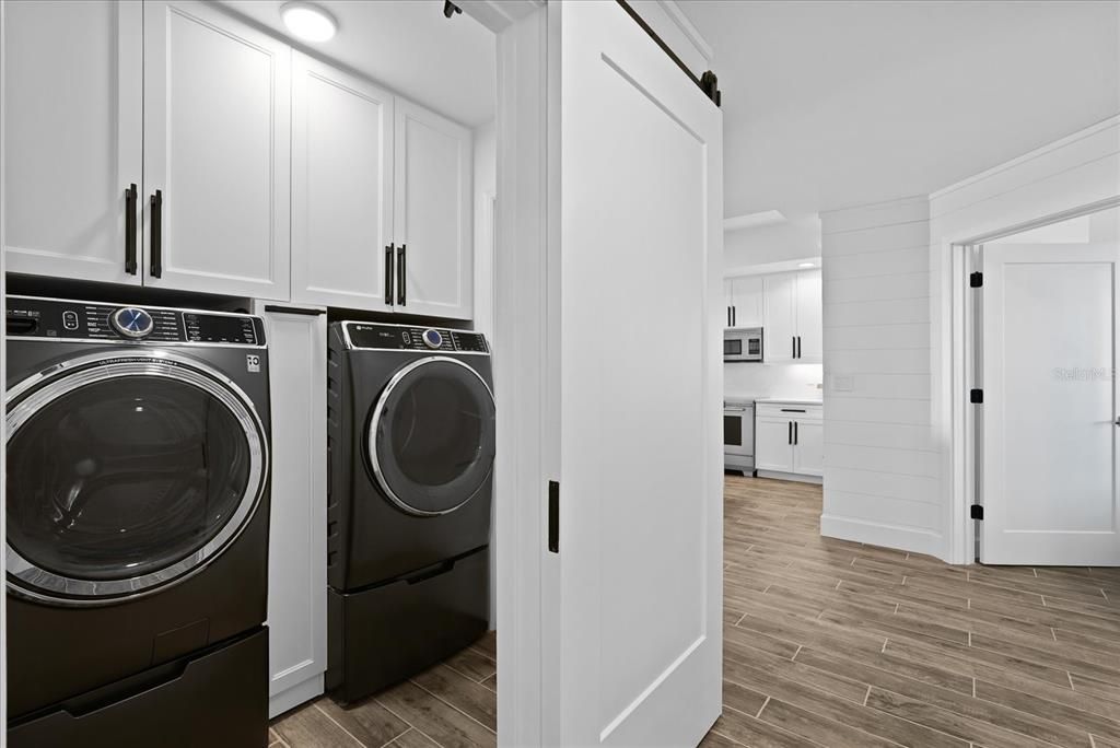 For Sale: $1,395,000 (3 beds, 2 baths, 1850 Square Feet)