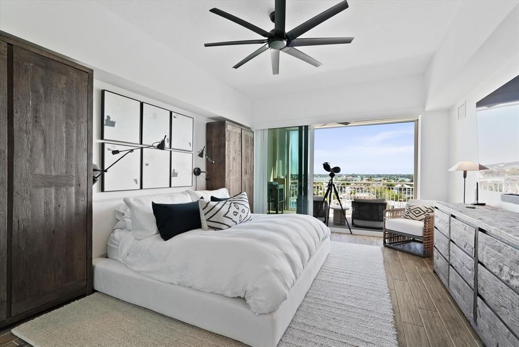 For Sale: $1,395,000 (3 beds, 2 baths, 1850 Square Feet)