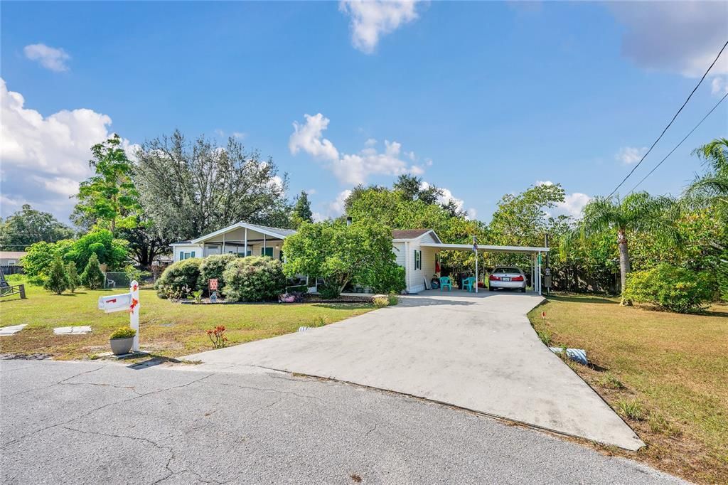 Active With Contract: $215,000 (3 beds, 2 baths, 1620 Square Feet)