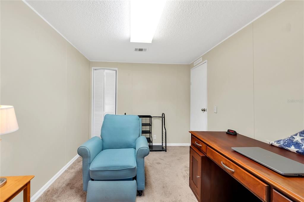 Active With Contract: $215,000 (3 beds, 2 baths, 1620 Square Feet)