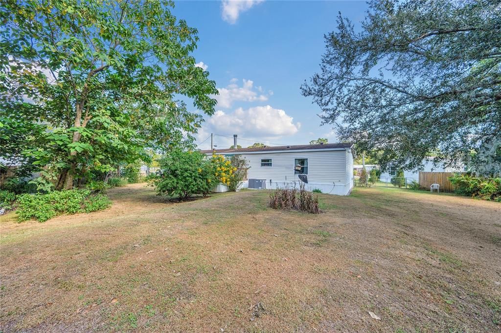 Active With Contract: $215,000 (3 beds, 2 baths, 1620 Square Feet)