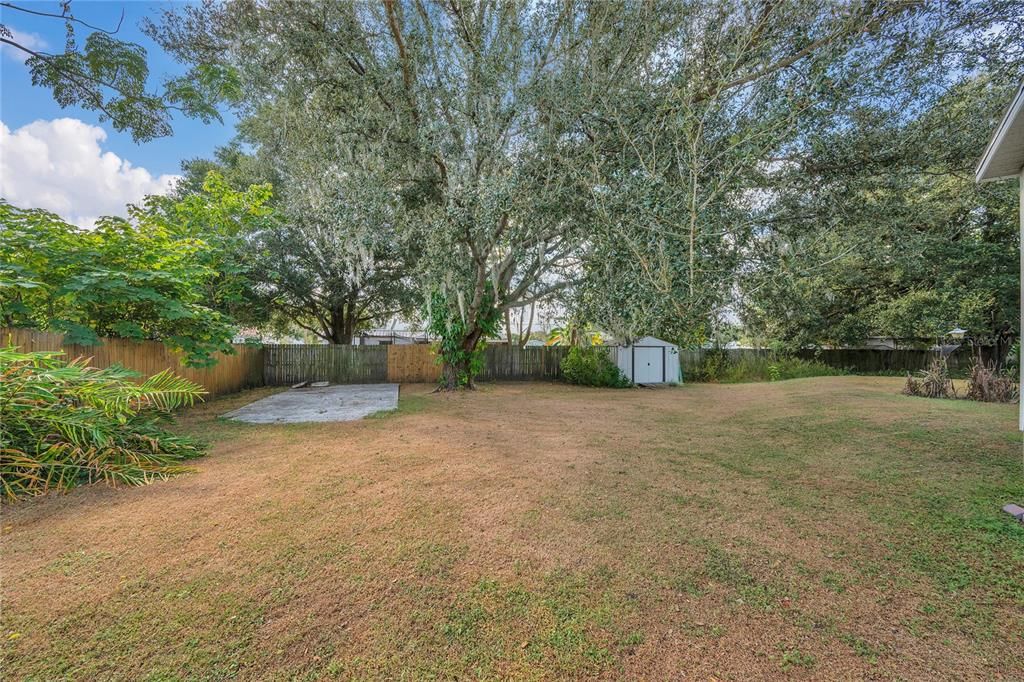 Active With Contract: $215,000 (3 beds, 2 baths, 1620 Square Feet)