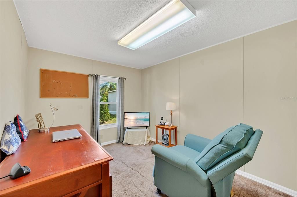 Active With Contract: $215,000 (3 beds, 2 baths, 1620 Square Feet)