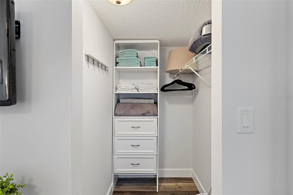 待售: $425,000 (2 贝兹, 2 浴室, 1075 平方英尺)