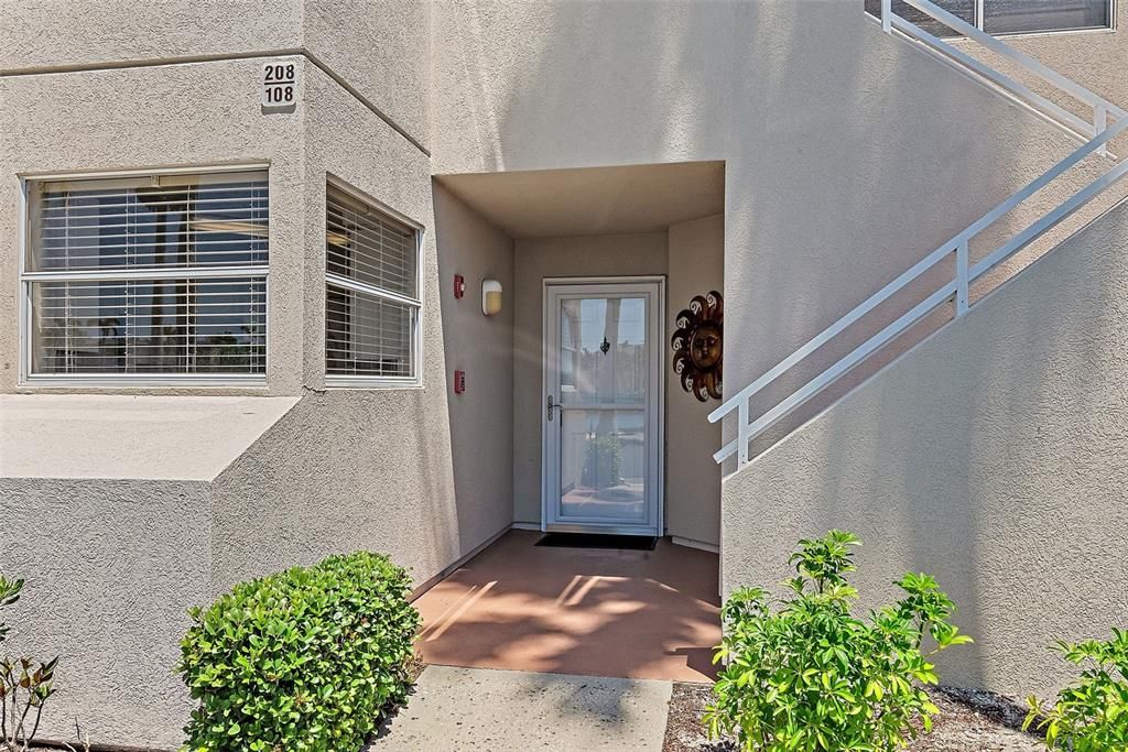 待售: $425,000 (2 贝兹, 2 浴室, 1075 平方英尺)