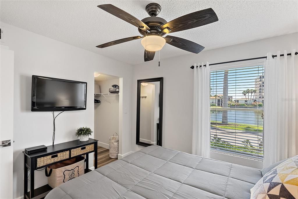 待售: $425,000 (2 贝兹, 2 浴室, 1075 平方英尺)