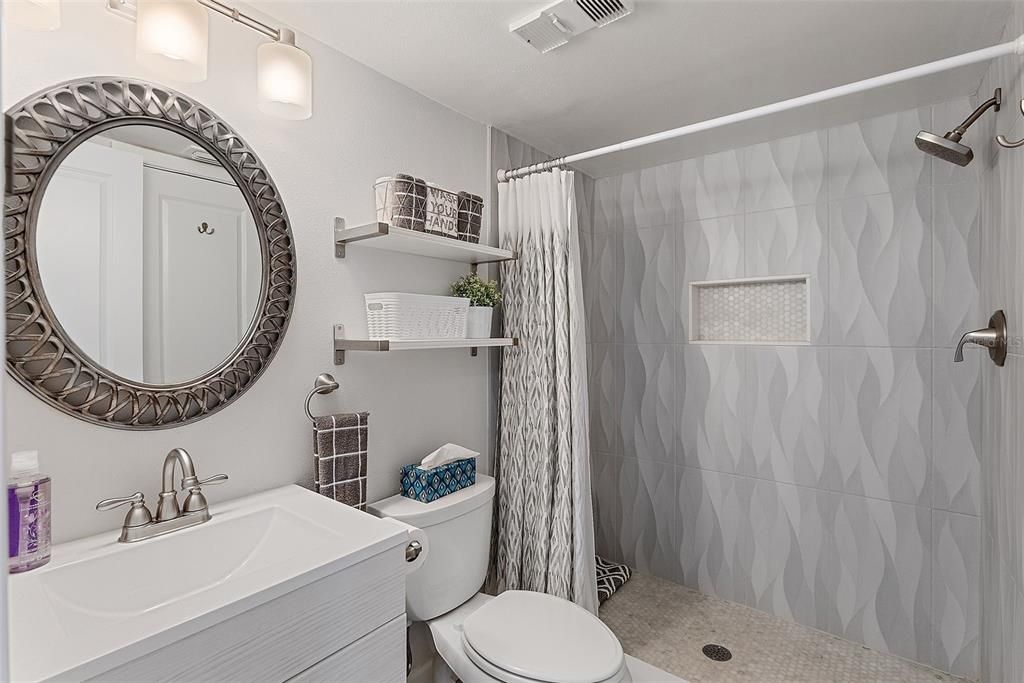 待售: $425,000 (2 贝兹, 2 浴室, 1075 平方英尺)