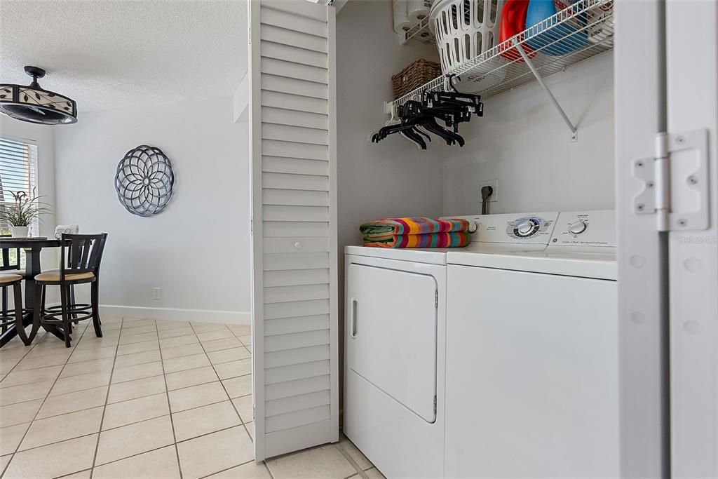 待售: $425,000 (2 贝兹, 2 浴室, 1075 平方英尺)