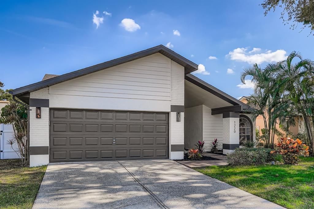 For Sale: $400,000 (4 beds, 2 baths, 1626 Square Feet)