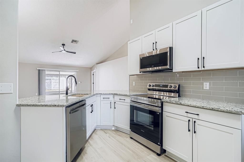 For Sale: $400,000 (4 beds, 2 baths, 1626 Square Feet)