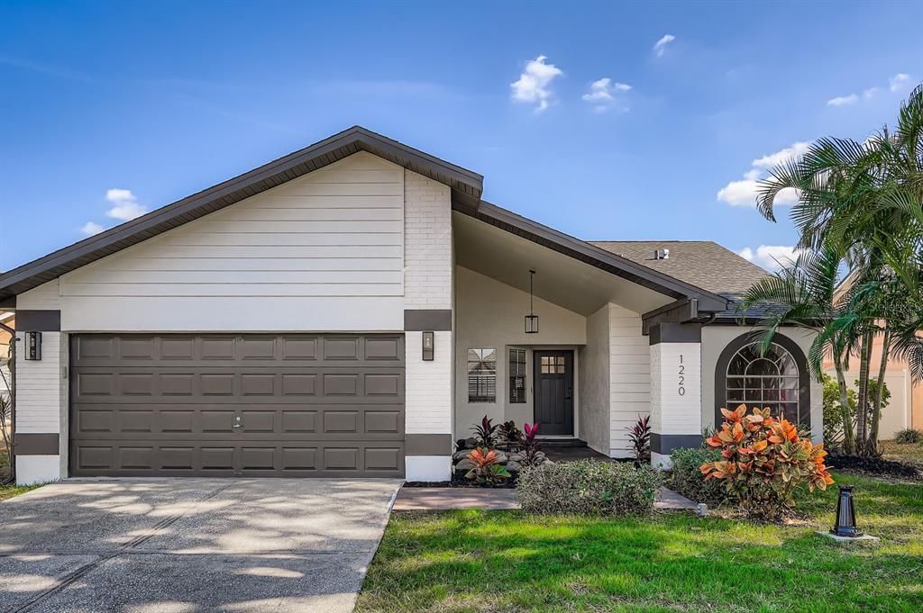 For Sale: $400,000 (4 beds, 2 baths, 1626 Square Feet)