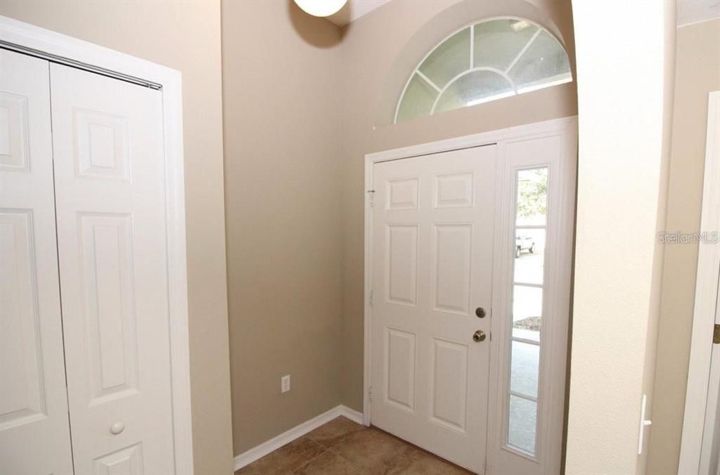 На продажу: $319,000 (4 спален, 2 ванн, 1874 Квадратных фут)