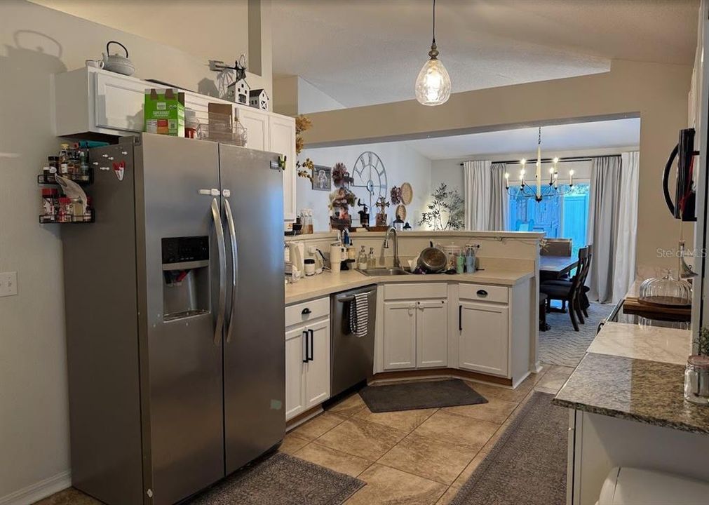 На продажу: $319,000 (4 спален, 2 ванн, 1874 Квадратных фут)