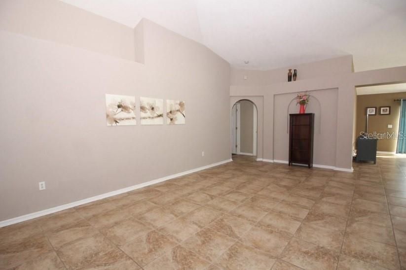 На продажу: $319,000 (4 спален, 2 ванн, 1874 Квадратных фут)