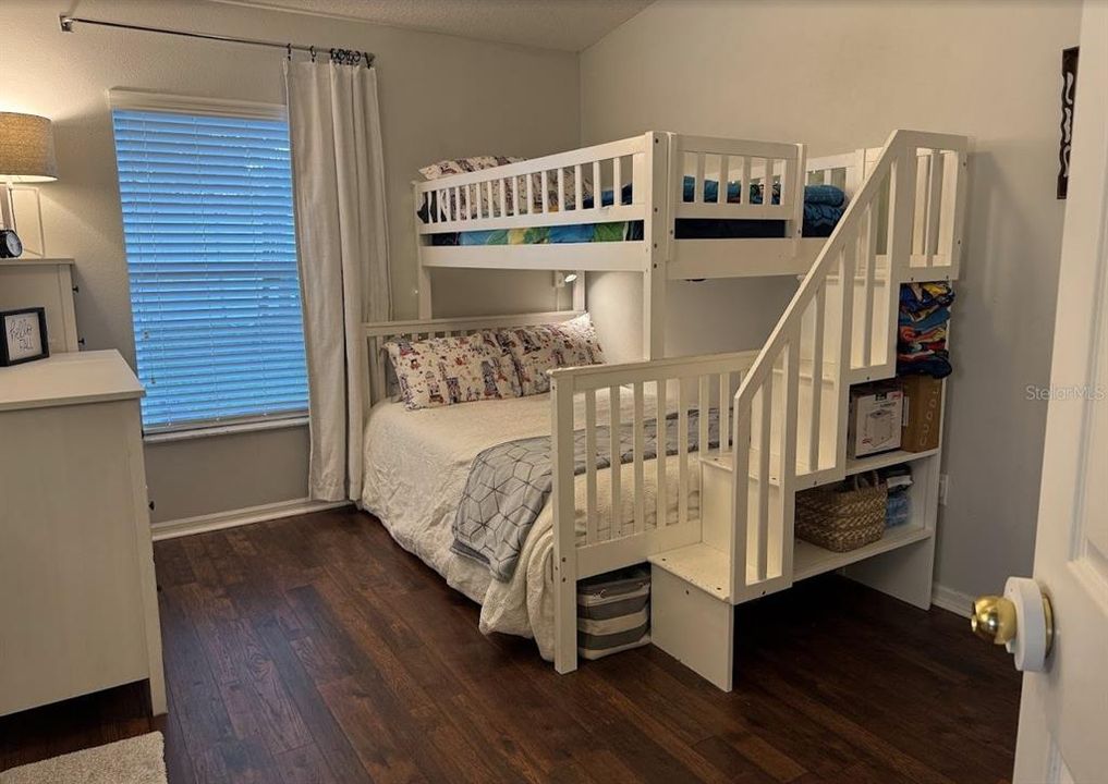 На продажу: $319,000 (4 спален, 2 ванн, 1874 Квадратных фут)