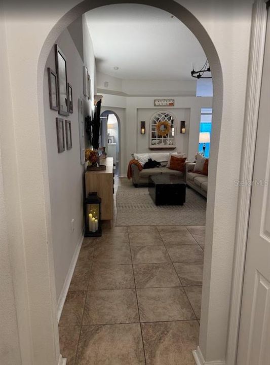 На продажу: $319,000 (4 спален, 2 ванн, 1874 Квадратных фут)