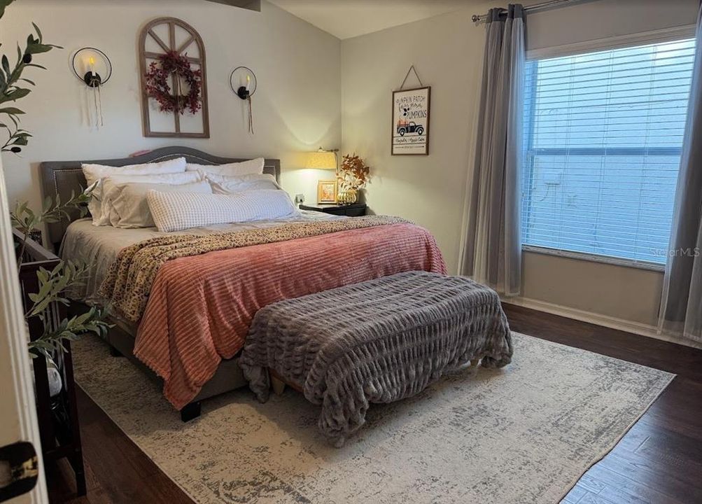 На продажу: $319,000 (4 спален, 2 ванн, 1874 Квадратных фут)