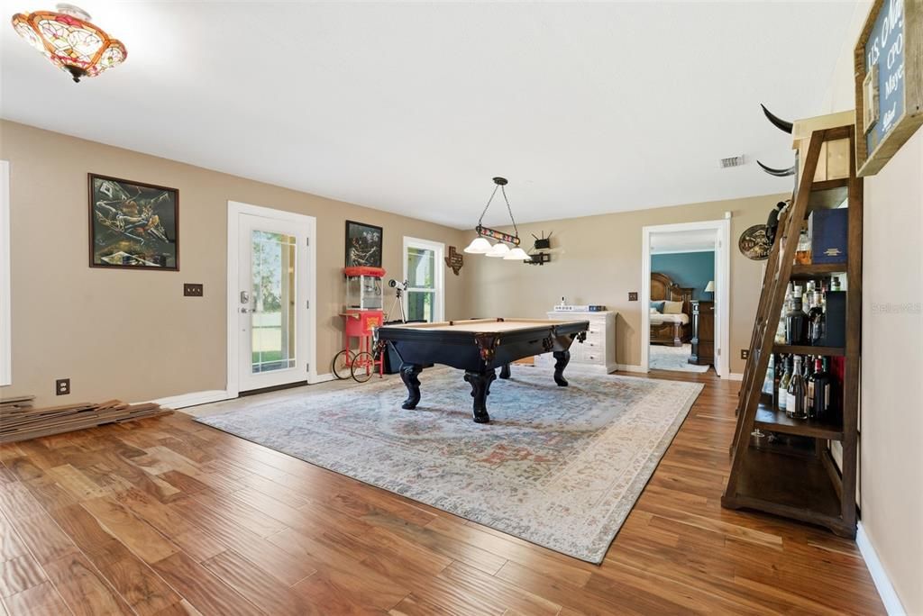 En Venta: $796,000 (3 camas, 3 baños, 2390 Pies cuadrados)