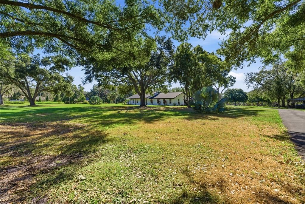 En Venta: $796,000 (3 camas, 3 baños, 2390 Pies cuadrados)