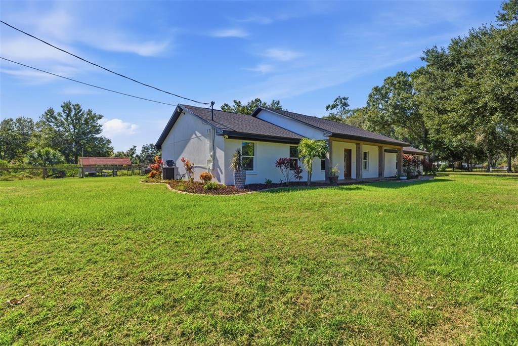 En Venta: $796,000 (3 camas, 3 baños, 2390 Pies cuadrados)