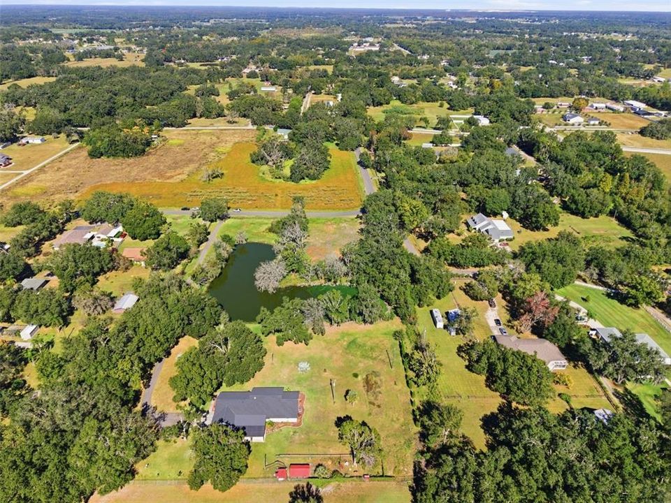 En Venta: $796,000 (3 camas, 3 baños, 2390 Pies cuadrados)