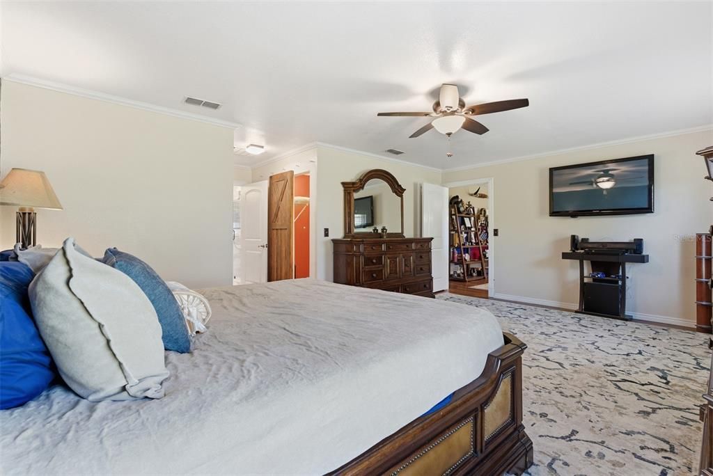 En Venta: $796,000 (3 camas, 3 baños, 2390 Pies cuadrados)