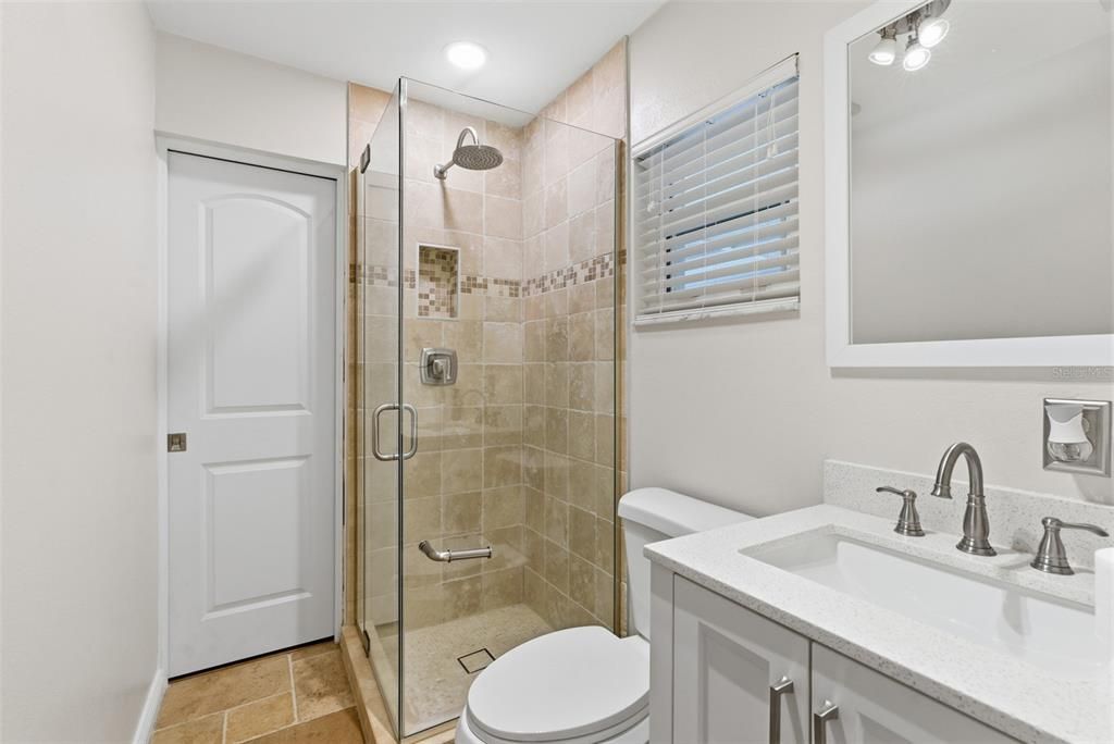 En Venta: $796,000 (3 camas, 3 baños, 2390 Pies cuadrados)